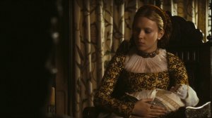 Mary-s-Black-Yellow-Foral-Dress-scarlett-johansson-21609276-1600-896